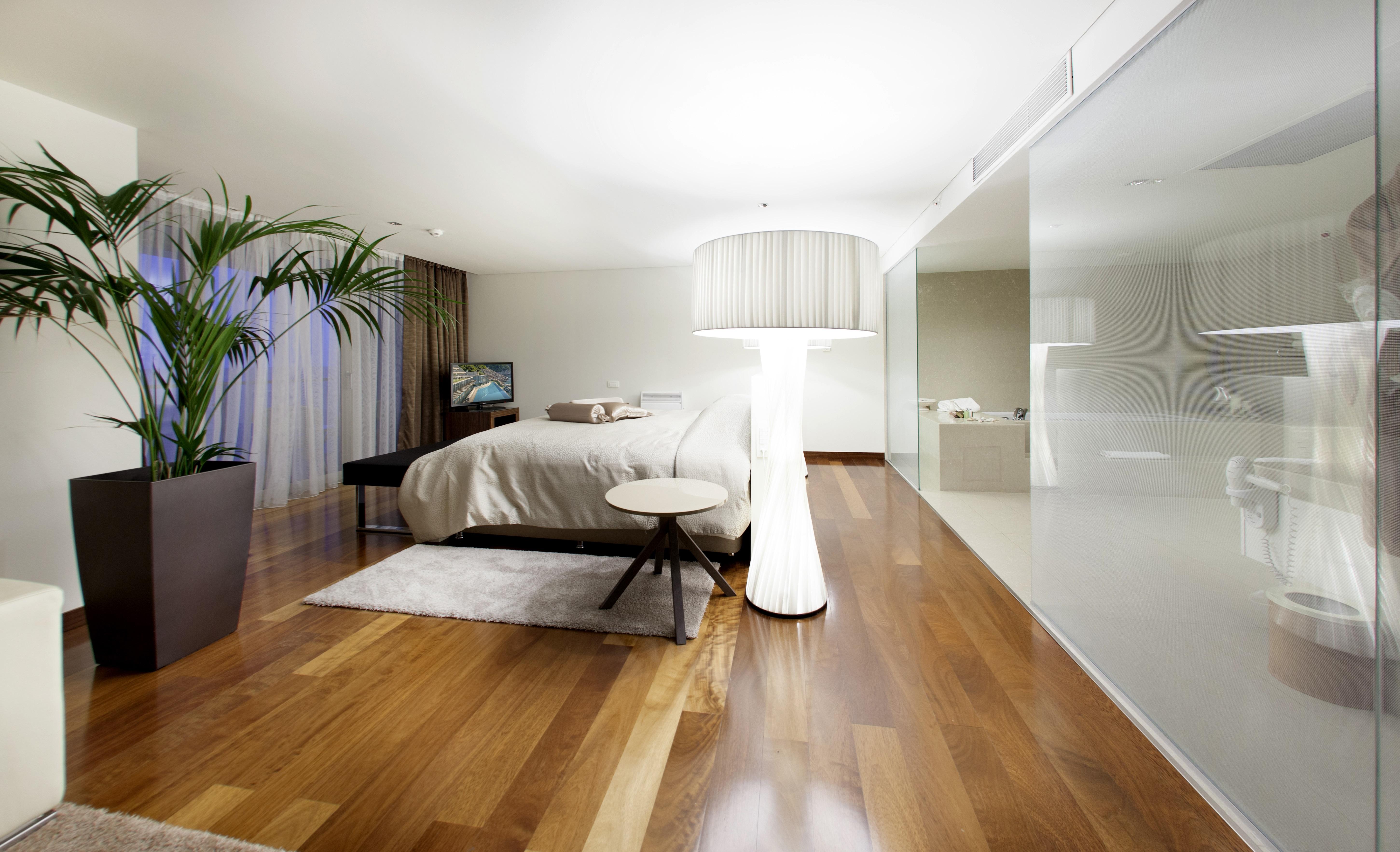 فندق ريكسوس بريميوم دبروفينك دوبروفينك المظهر الخارجي الصورة A bedroom with a bamboo floor