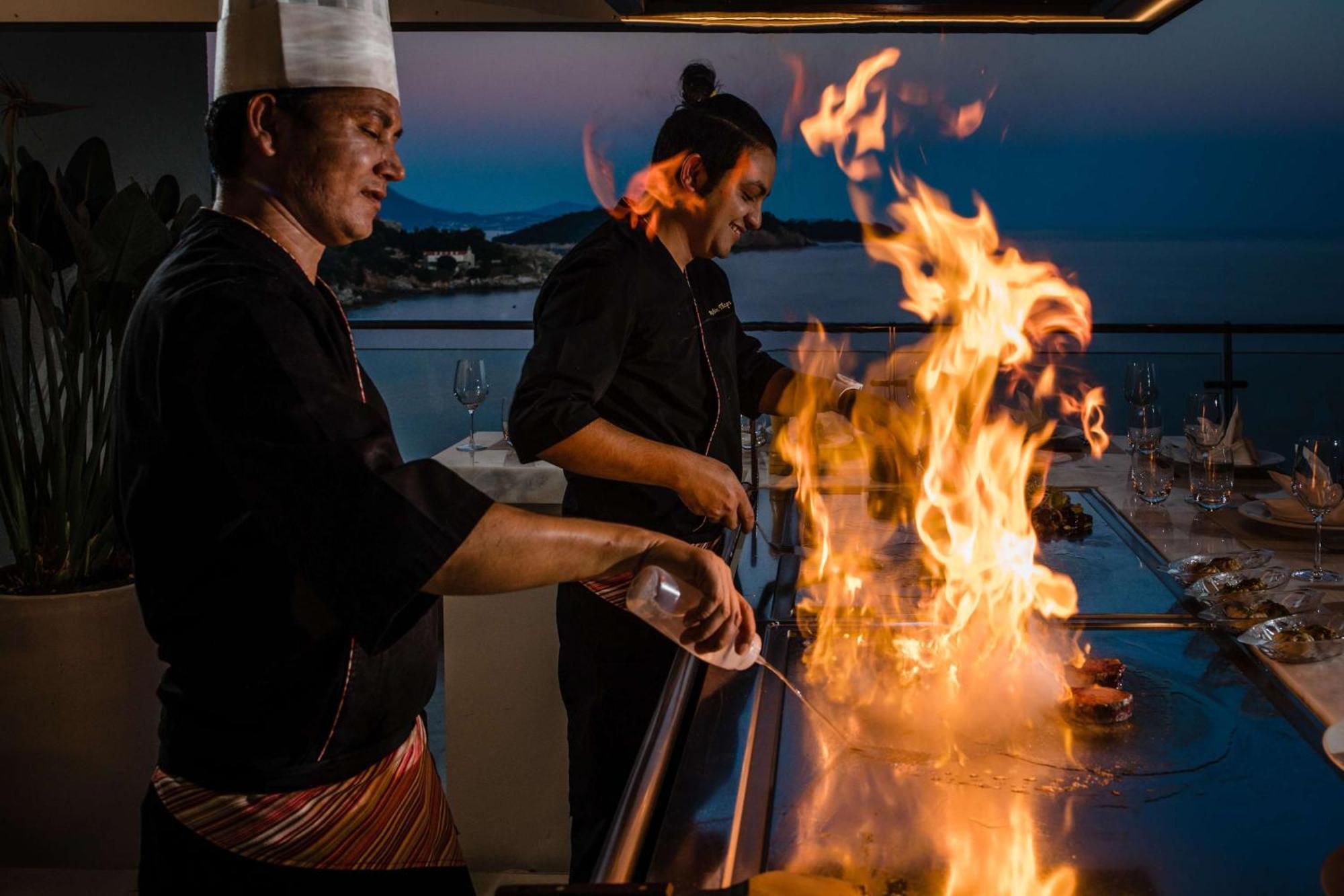 فندق ريكسوس بريميوم دبروفينك دوبروفينك المظهر الخارجي الصورة A flambé